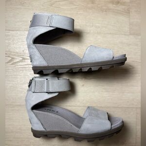 SOREL Women’s Joanie II Ankle Strap in Dove Size 8.5